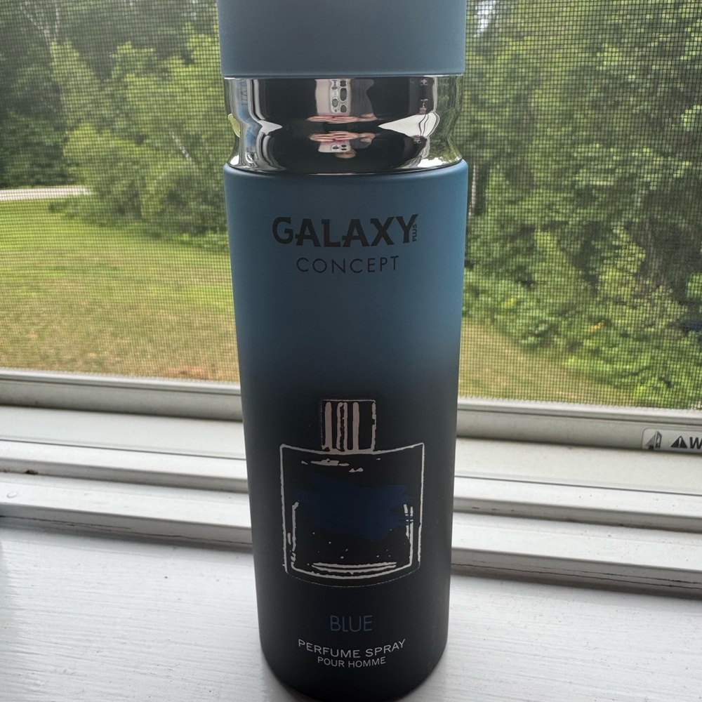 Galaxy Blue and Silver Drink Container Sleek Design